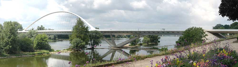 Puente Europa.jpg (43804 bytes)